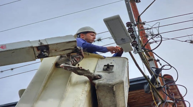 Entregan luminarias y transformadores en municipio Arzobispo Chacón de Mérida