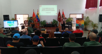 Estudiantes de la GNB en Los Teques debaten sobre la Guayana Esequiba