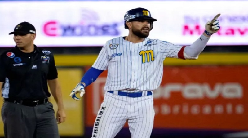 Renato Núñez lidera triunfo de Magallanes ante Águilas
