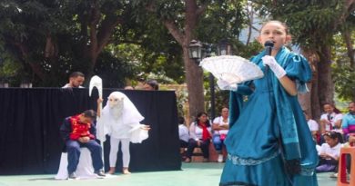 Entre costumbres y tradiciones inician Navidades Escolares en Trujillo