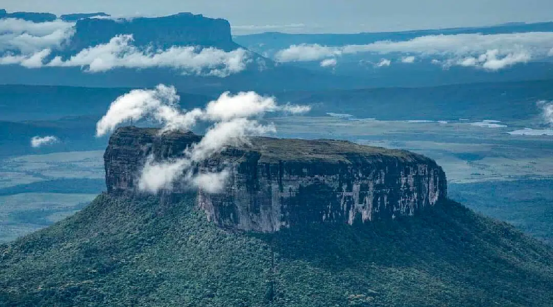 A 33 años de declaración de las Formaciones de Tepuyes como Monumento Natural