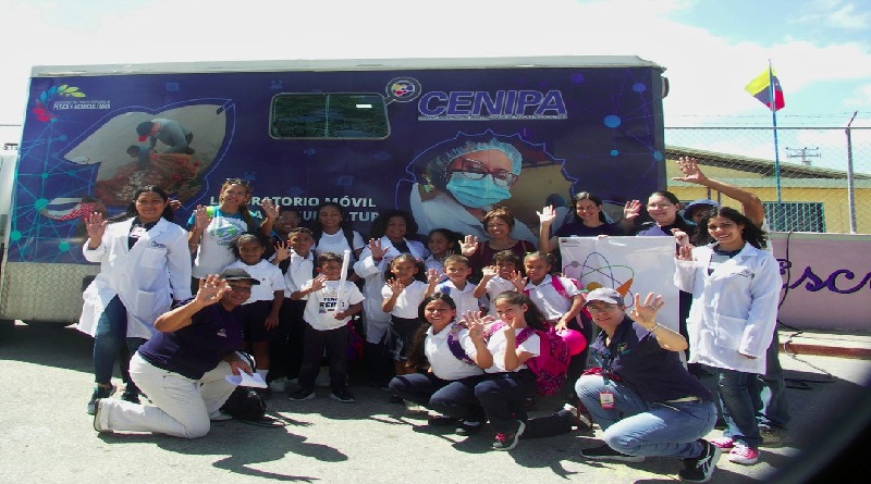 Semilleros Científicos participan en taller “La Ciencia detrás de la Acuicultura”