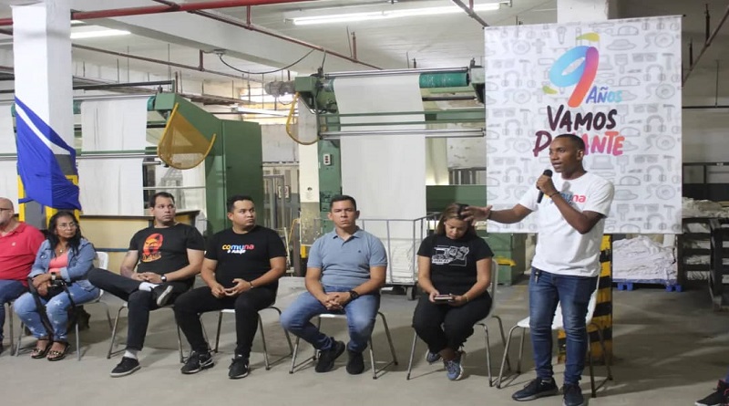 Confeccionaran 30 mil kits de uniformes escolares en Caracas