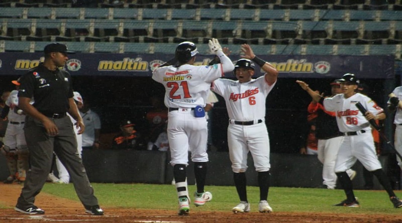 Águilas vence 6-4 a Caribes y corta su racha de derrotas