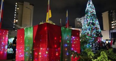 Con un cohetazo dieron la bienvenida a la navidad en Los Teques