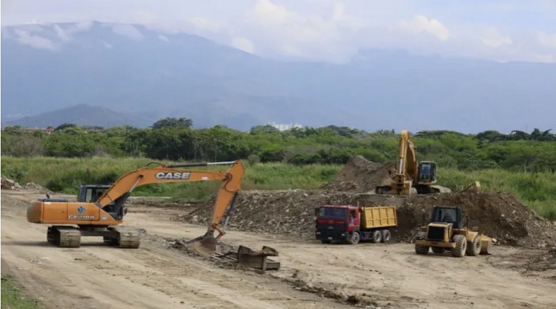 Inspeccionan trabajos de rehabilitación del terraplén del lago Los Tacarigua