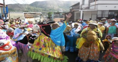 Más de 700 Burras y Burriquitas participan en XVI Festival Nacional de San Casimiro