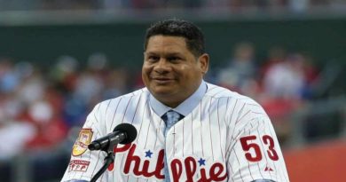 Bob Abreu fue exaltado al Salón de la Fama del Béisbol Latino