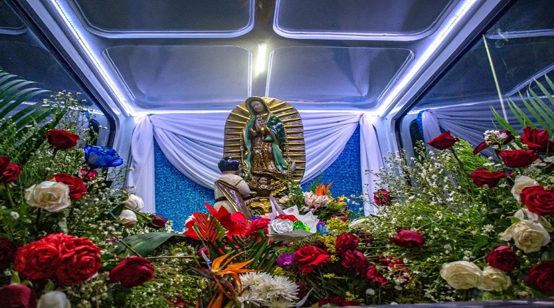 Feligreses demuestran devoción ante Virgen María de Guadalupe en Falcón