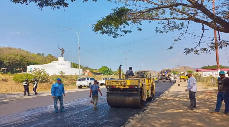 Ejecutan segunda fase de asfaltado en la carretera nacional Cagua - La Villa