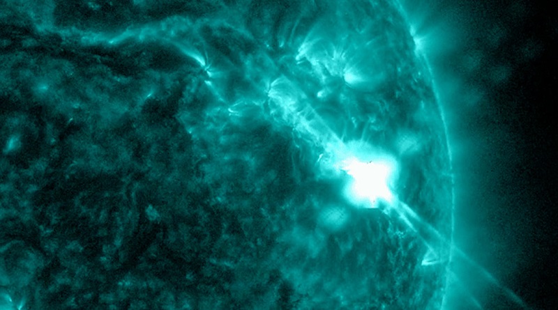 El Sol emite una fuerte llamarada registrada por la NASA