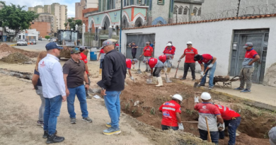 Supervisan avances de recuperación de colector de aguas servidas en La Yaguara