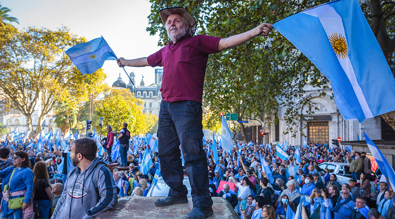 Organizaciones sociales protestan en contra ajuste económico de Milei