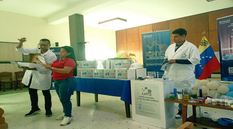 Entregan kits a estudiantes para la Caravana de la Química en La Guaira