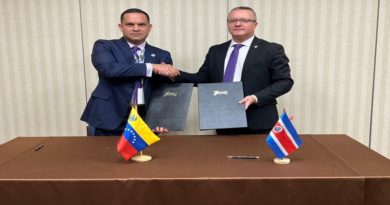 Venezuela y Costa Rica suscriben acuerdos en servicios aéreos