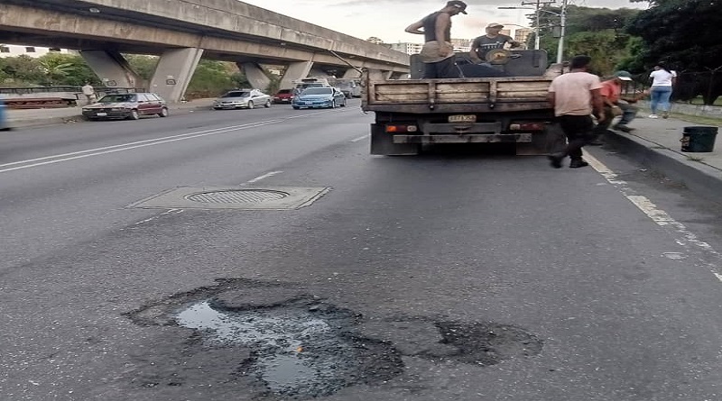 Activan Ruta Caza Huecos en parroquias de Caracas