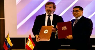 Pdvsa y Repsol suscriben acuerdos para impulsar actividad petrolera nacional