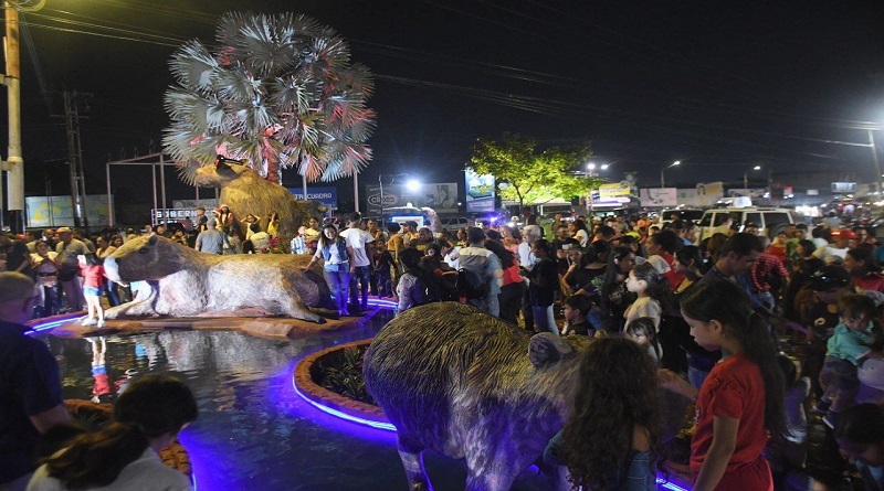 Develan escultura homenaje al Chiguire en Barinas