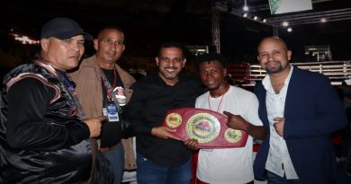 Wiston Oronó se coronó en campeonato Batalla en el Caribe en La Guaira