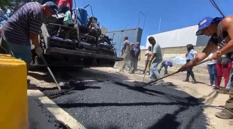 Avanza mejoramiento vial en sectores de Cagua en Aragua