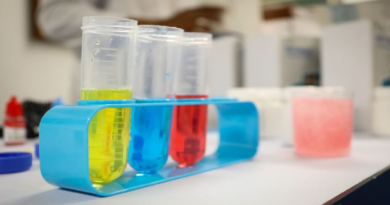Instituciones educativas del Distrito Capital reciben kits de química