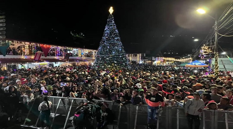 Realizan el tradicional encendido de luces en la Colonia Tovar