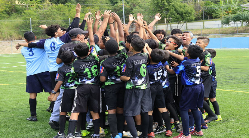 Dos nuevos campos de fútbol estrenan deportistas en Guarenas y Guatire