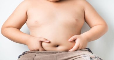 Cada hora delante de una pantalla triplica el riesgo de obesidad