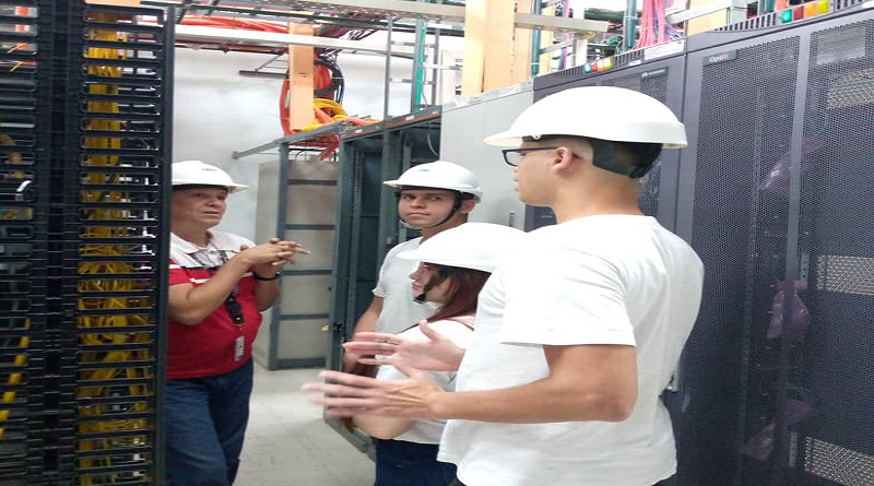 Estudiantes de la Unefa realizan recorrido en edificio de Cantv en Coro