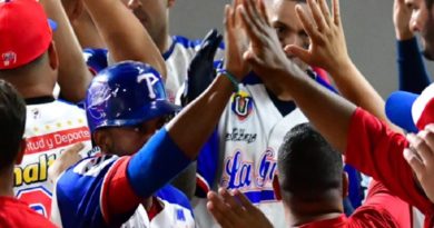 Tiburones blanquea a Caribes en el Universitario