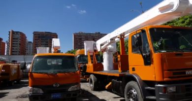 Entregan camiones cestas para reforzar operatividad del SEN
