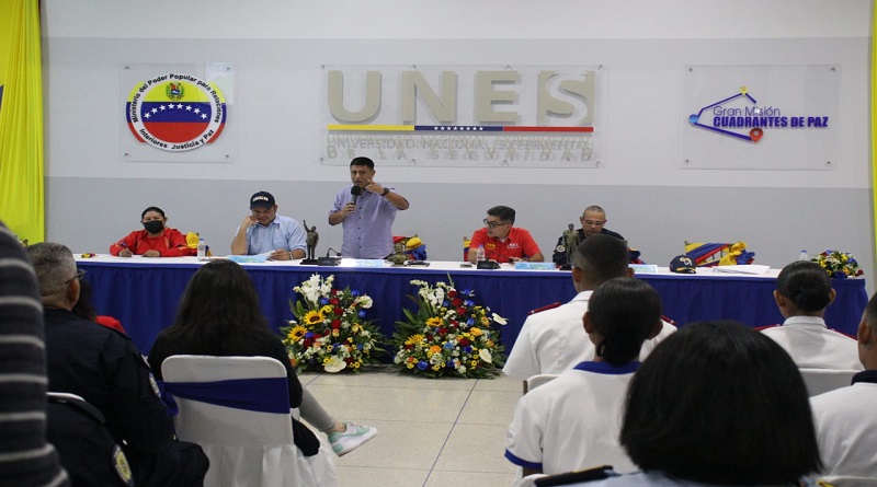 Desarrollan Consulta Pública de Ley del Esequibo en la UNES
