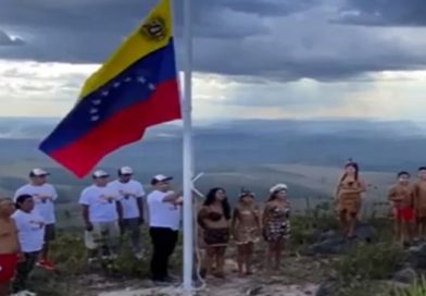 Bandera de Venezuela fue izada en territorio de la Guayana Esequiba