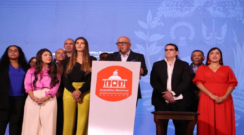 Alex Saab y Camilla Fabri se incorporan a la Mesa de Diálogo y Negociación