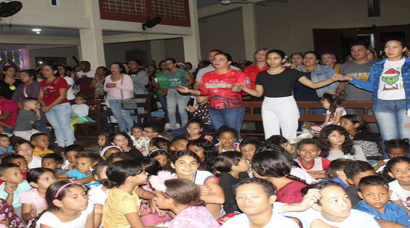 Con Misa de Aguinaldo celebran la alegría de la navidad en La Guaira
