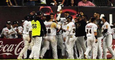 Leones en la cima tras vencer 8-4 a Magallanes