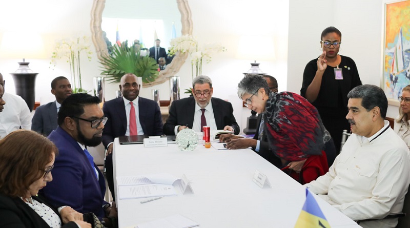 Presidentes Nicolás Maduro e Irfaan Ali inician diálogo directo en Kingstown