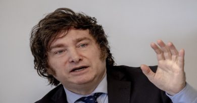 Reportan que Milei anulará todas las contrataciones de empleados públicos de 2023