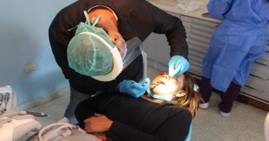 Misión Sonrisa entrega prótesis dentales en Valera