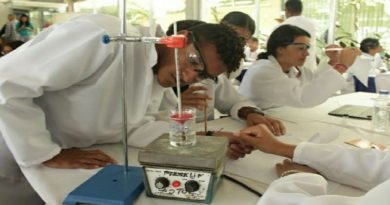 Escuelas mirandinas estrenan laboratorios de Ciencia