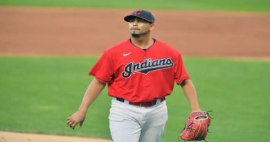 Carlos Carrasco firma contrato de Ligas Menores con Cleveland
