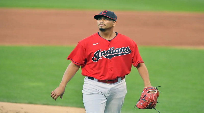 Carlos Carrasco firma contrato de Ligas Menores con Cleveland