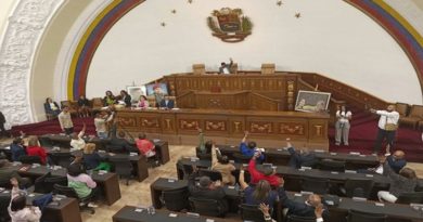 Aprueban en homenaje a Piedad Córdoba y Víctor Hugo Morales
