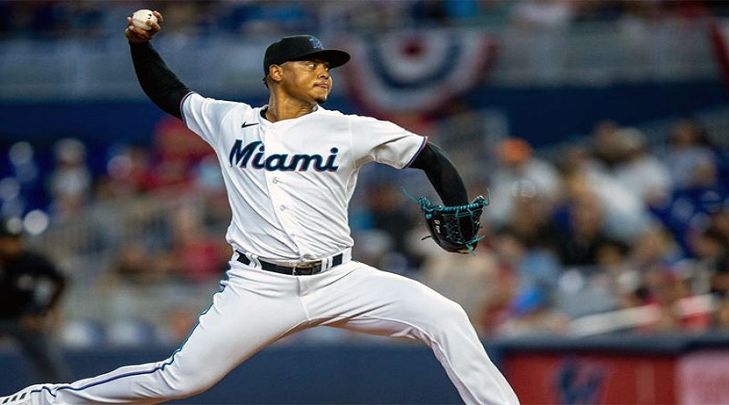 Dodgers firman al venezolano Elieser Hernández