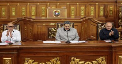 Presidente Maduro pide a diputados convertirse en la esperanza renovada del pueblo