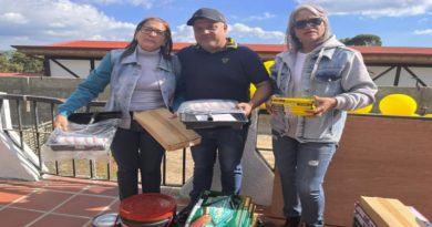 Entregan materiales para rehabilitar 17 colegios del municipio Tovar
