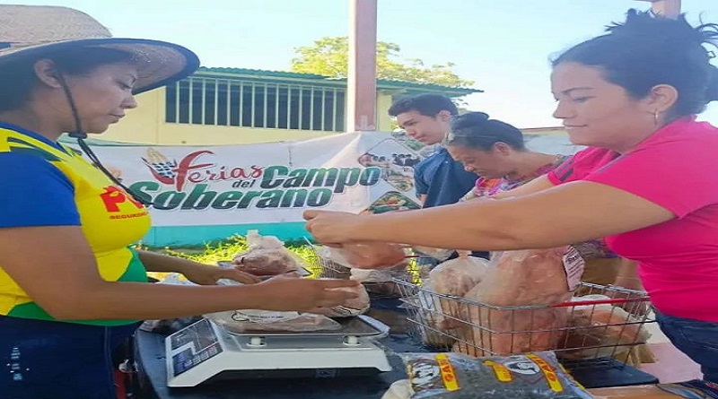 Favorecen a dos mil 226 familias con Feria del Campo Soberano en Apure
