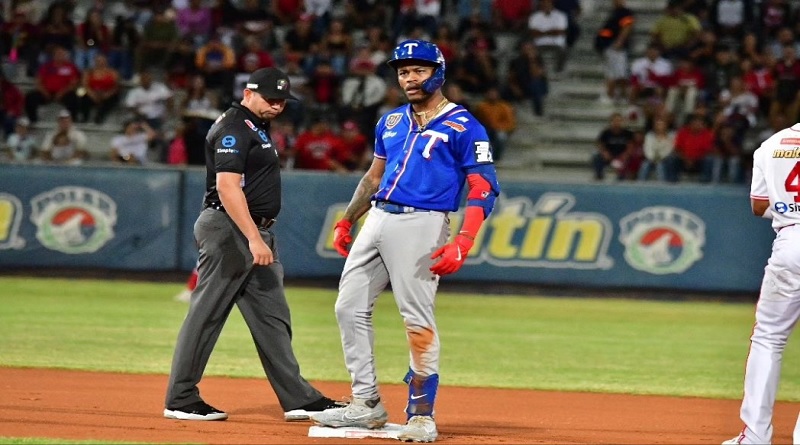 Tiburones de La Guaira quedó a un paso del título