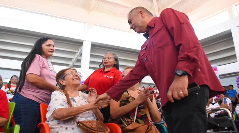 Entregan más de 100 ayudas técnicas a habitantes en comunidades de Bolívar