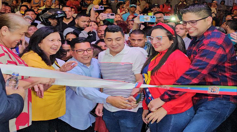 Reinauguran casa "Robert Serra" en honor al líder revolucionario